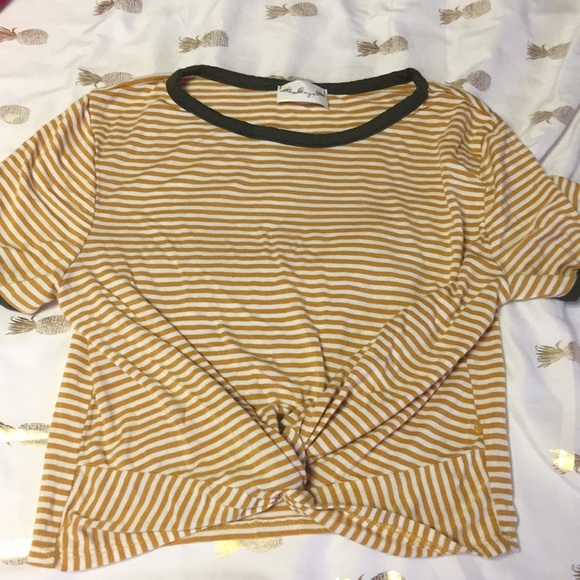 T-shirt Knot Crop Top - Picture 1 of 3